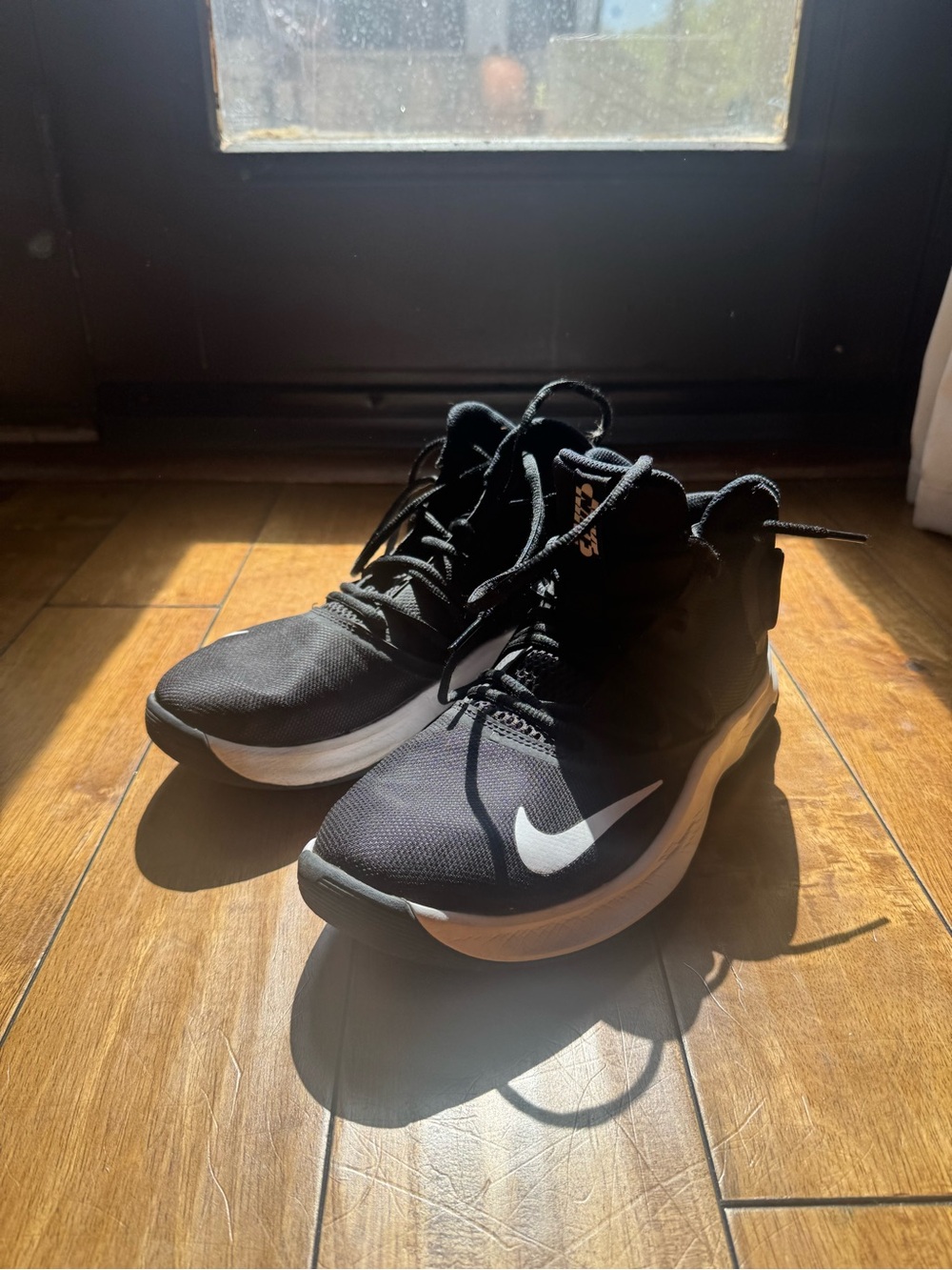 Nike Men's Black Basketball Shoes 9.5 - Picture 3 of 9